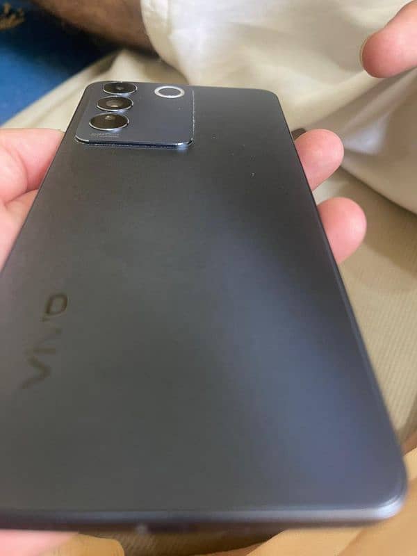 vivo V27e 16/256 4