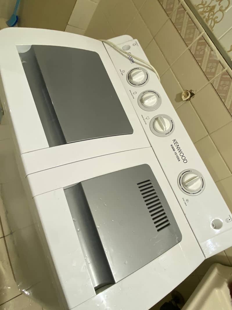 Kenwood 2 in 1 washing machine plus Dryer 7