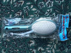 One New Hair brush and Four Soap Holders for sale, Elegant Soap Holde