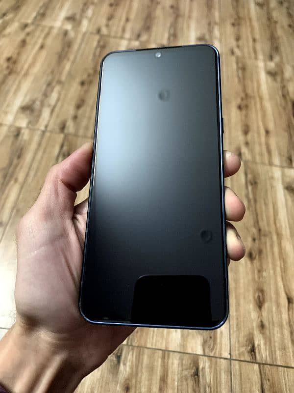 LG V 60 ThinQ 4