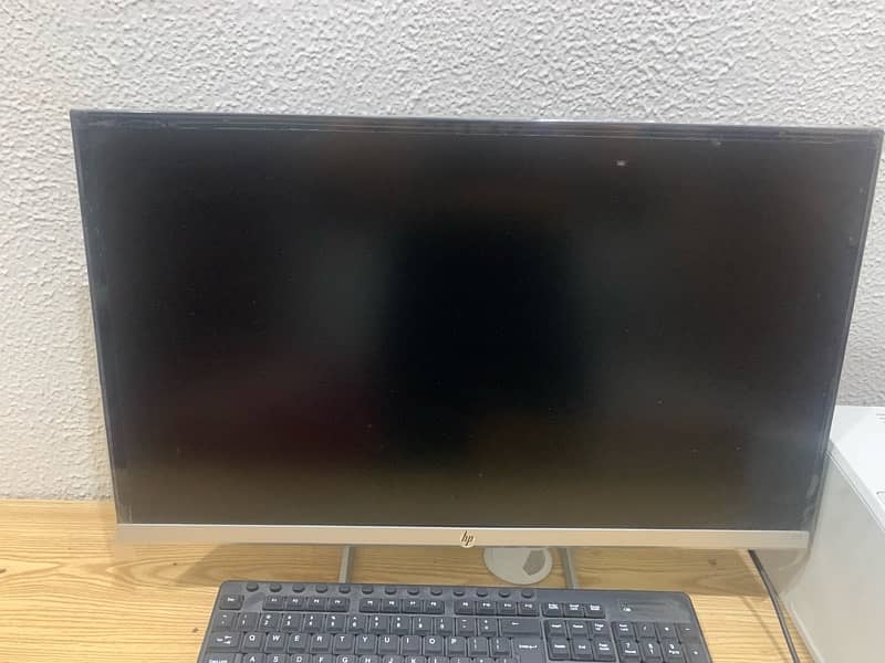 Office Table woth HP Screen Monitor and HP Laserjet Pro M102w 4