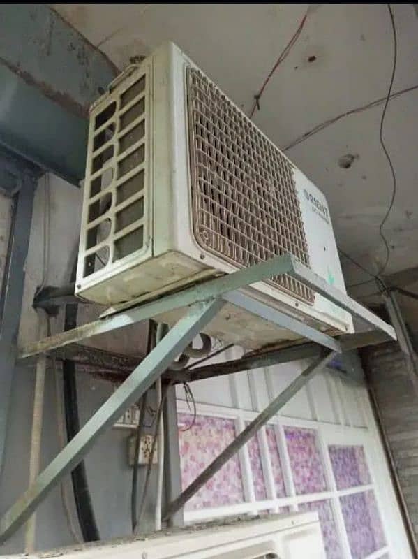 Orient 1.5 ton DC inverter heat and cool 1