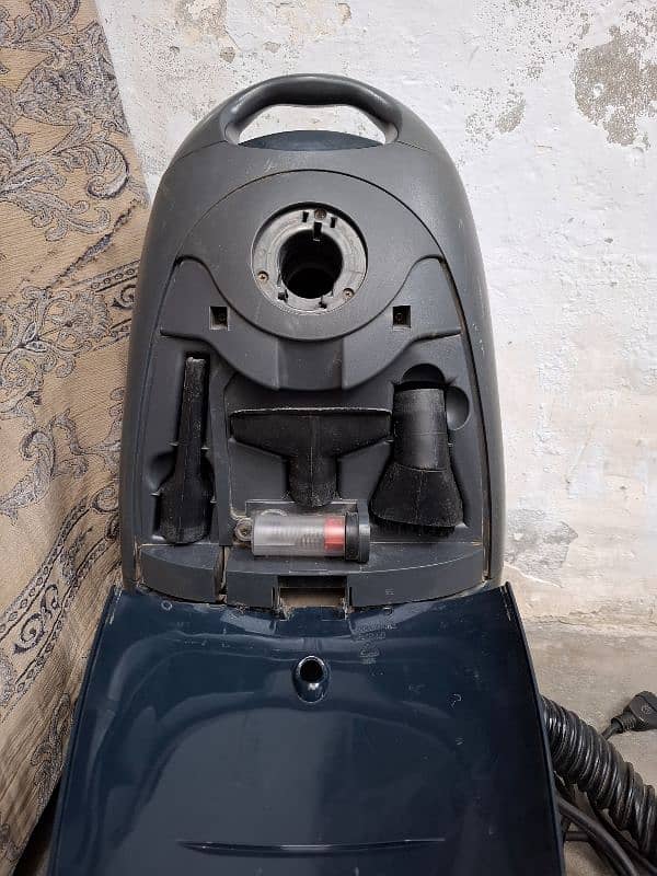 LG imported vacuum cleaner for sale 3