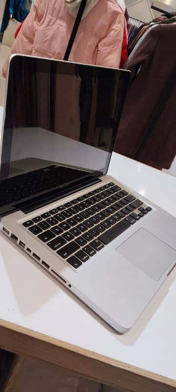 MacBook pro 2012 model 2