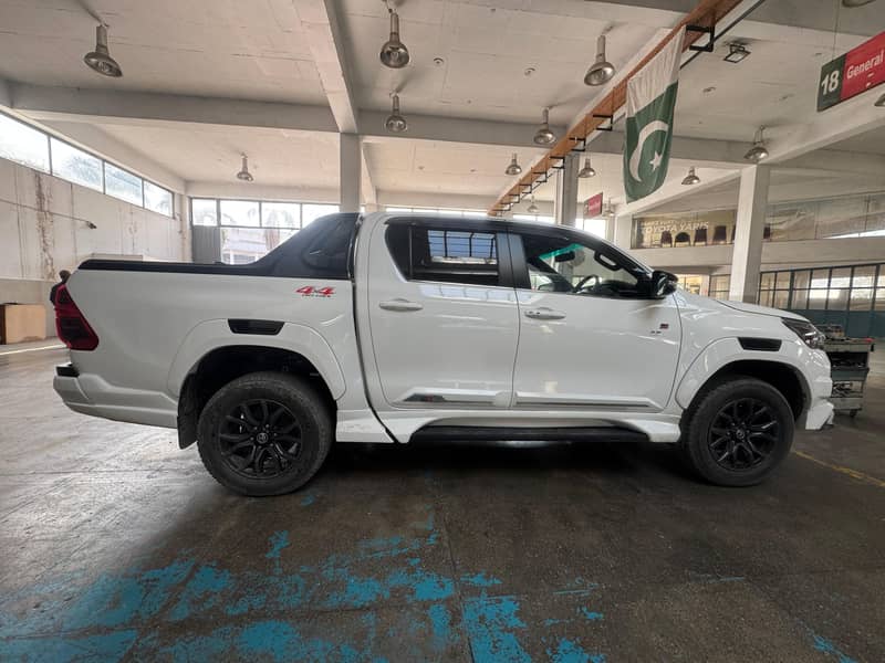 Toyota Hilux revo GRs  2024 5