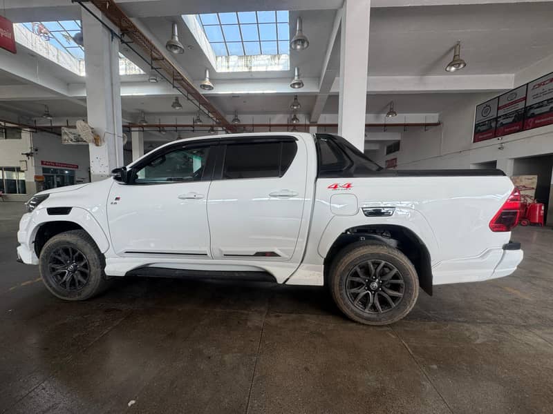 Toyota Hilux revo GRs  2024 6