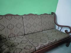 5 seator Sheesham wood( Tali ) sofa almost brand new