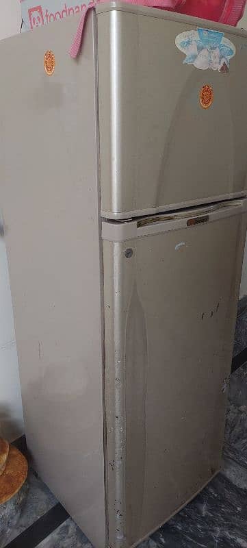 Dawlance Refrigerator – Model 9166 2