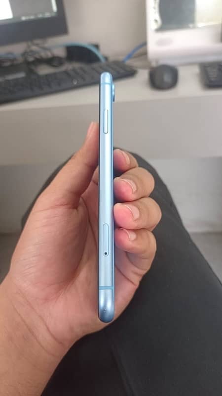 iphone Xr NON-PTA 4