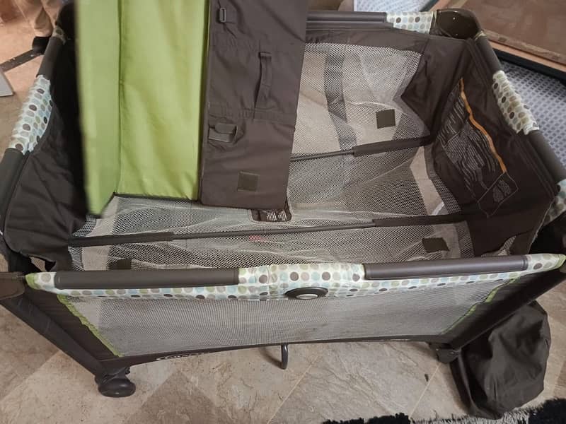 graco baby cot /pack and play 1