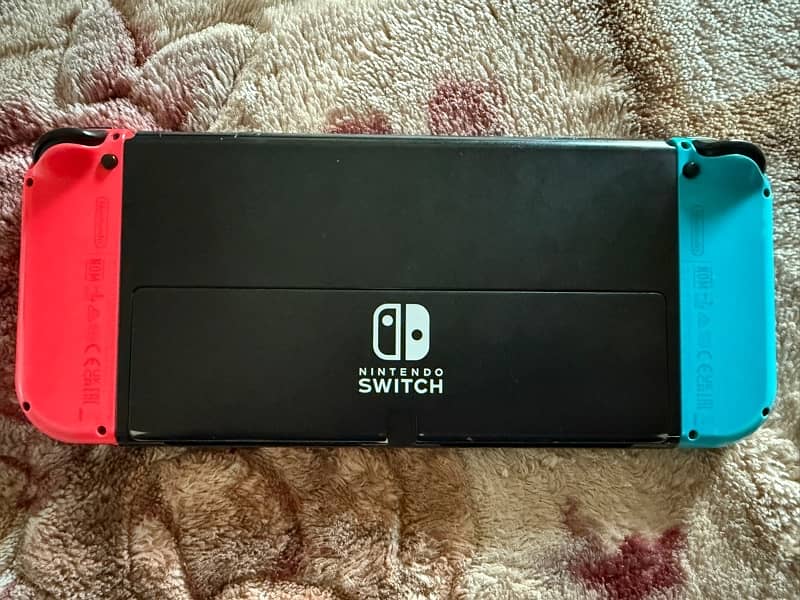 Nintendo Switch OLED 10/10 Complete Box 1