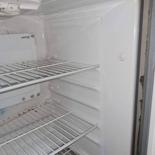 dawlance fridge for sale. 7