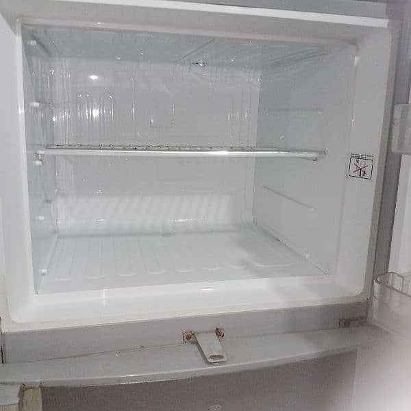 dawlance fridge for sale. 9