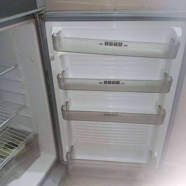 dawlance fridge for sale. 11