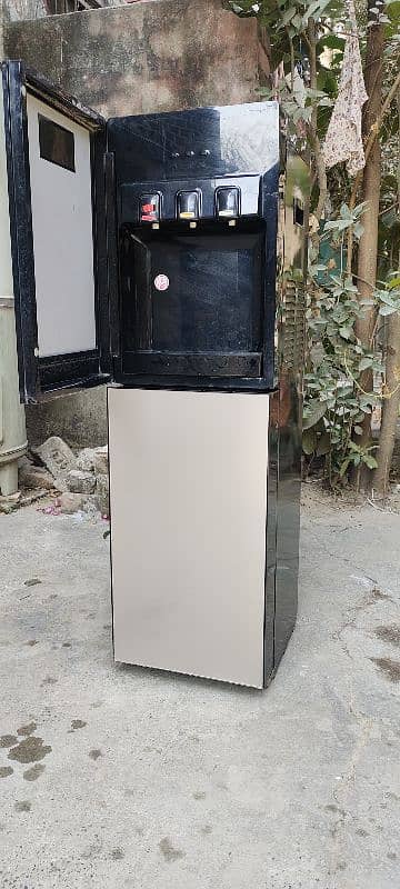 Water Dispenser Glass Door 1