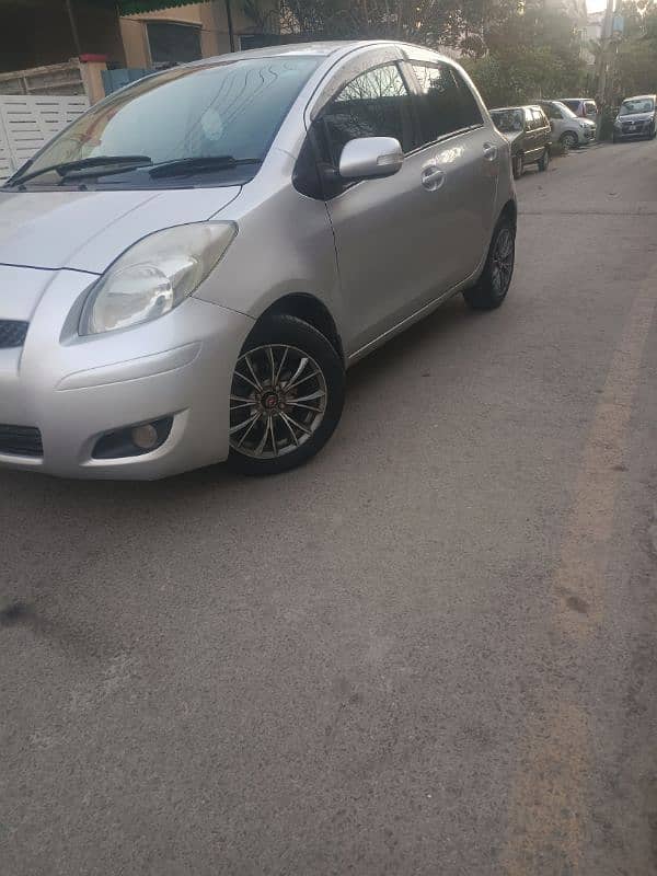 Toyota Vitz 2009 3