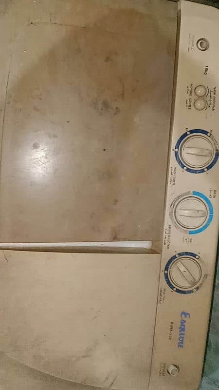 Esquure double washing machine for urgent sell 2