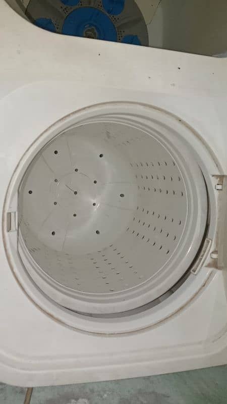 Esquure double washing machine for urgent sell 5