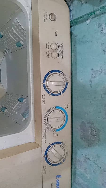 Esquure double washing machine for urgent sell 6