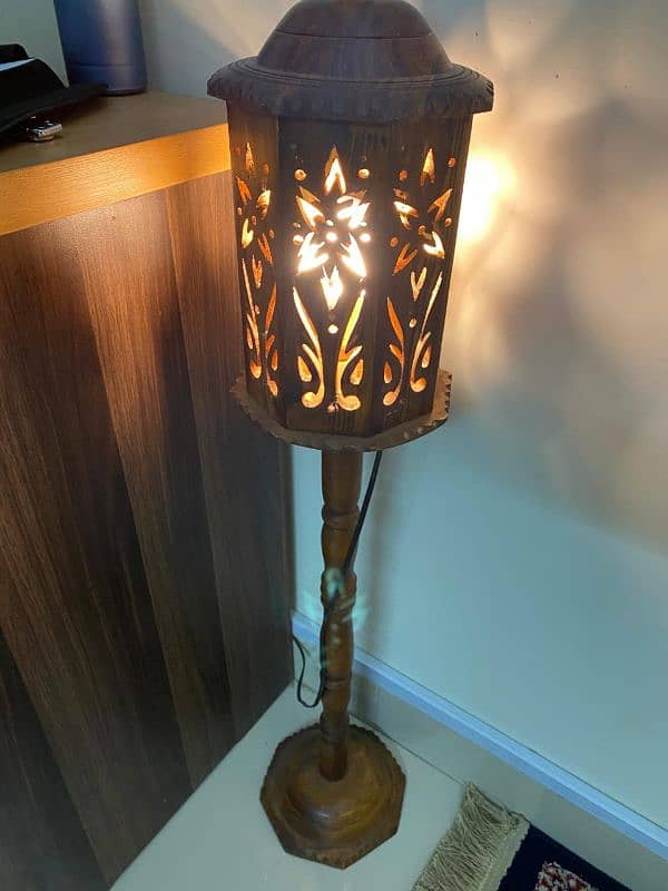 wooden floor and table lamps 0