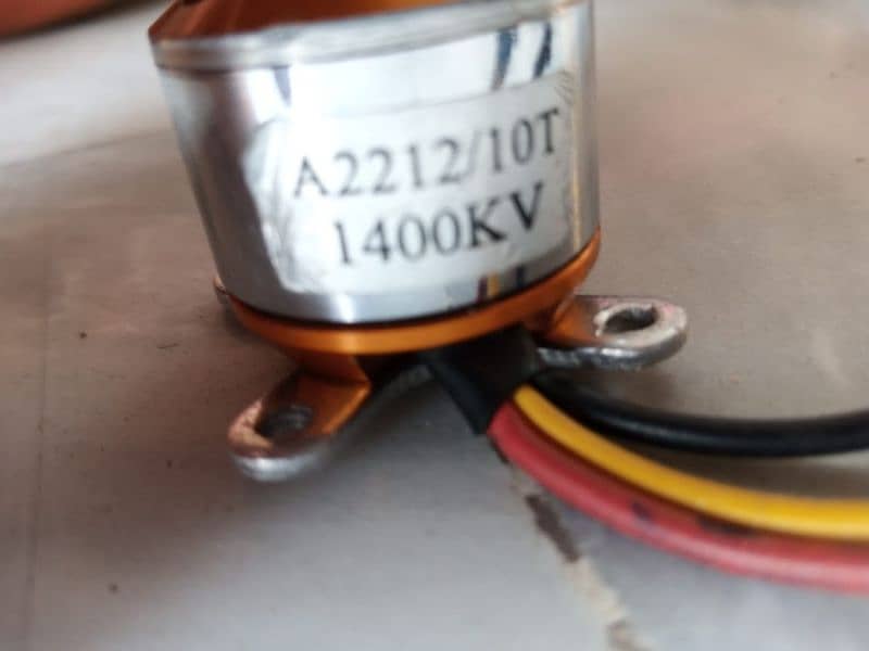 BLDC motor of 1400KV with wings one week used only 0