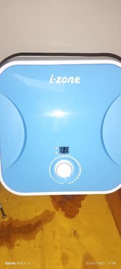 iZone Water Electric Heater with 15L Capacity