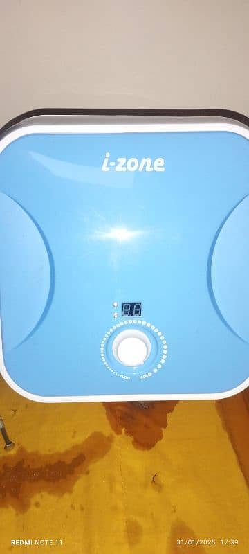 iZone Water Electric Heater with 15L Capacity 0