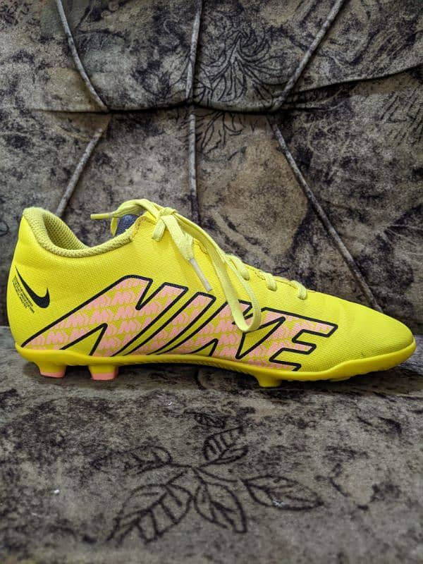 NIKE MERCURIAL VAPOR 15 CLUB MG 2