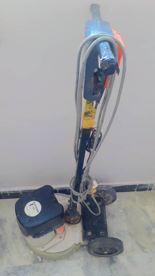 Floor machine  and tank cleaning machine 1