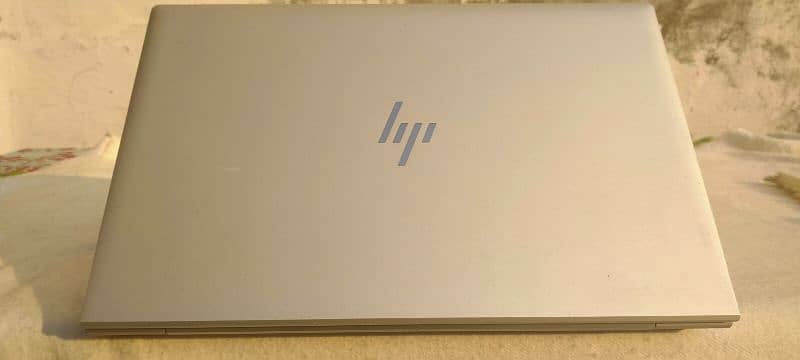 HP EliteBook 840 G8 – Core i7 (11th Gen) – 16GB RAM – 512 NVME 3