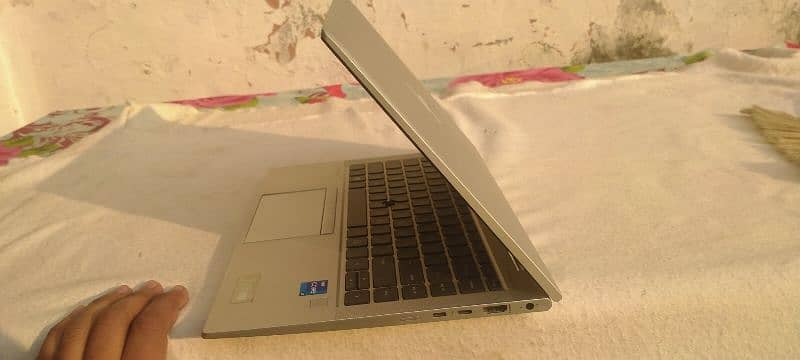 HP EliteBook 840 G8 – Core i7 (11th Gen) – 16GB RAM – 512 NVME 4