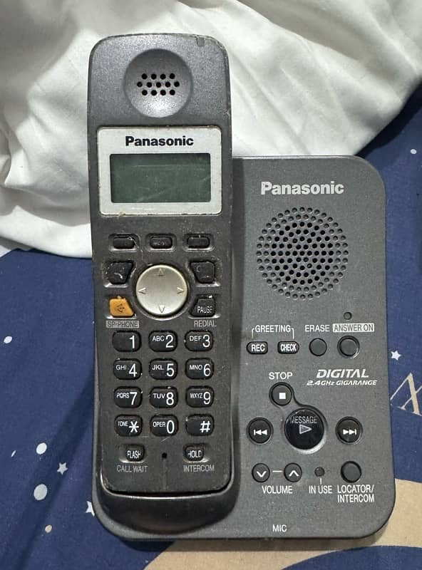 cordless Panasonic with answering machine 0