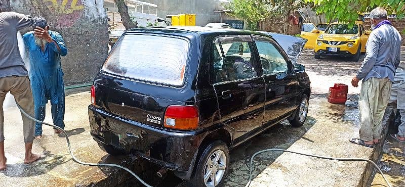 Daihatsu Cuore 2000 1