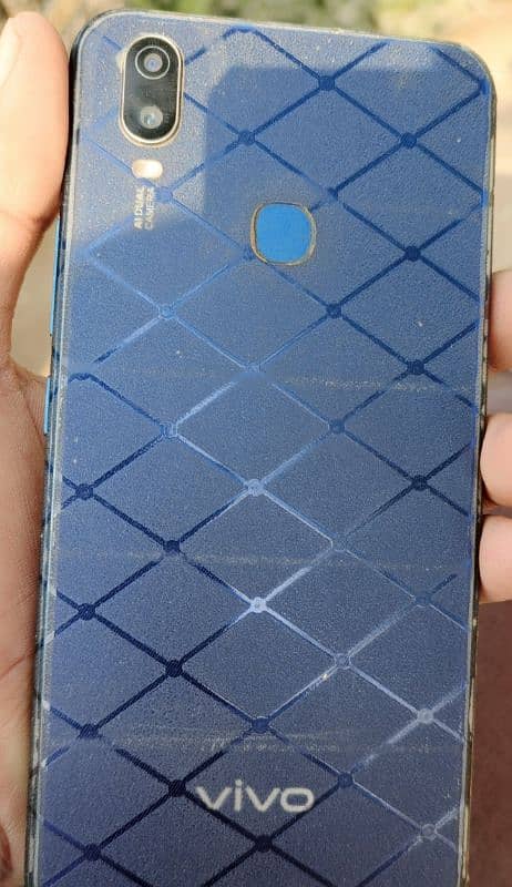 Vivo y11. with complete box. no open no repair 0