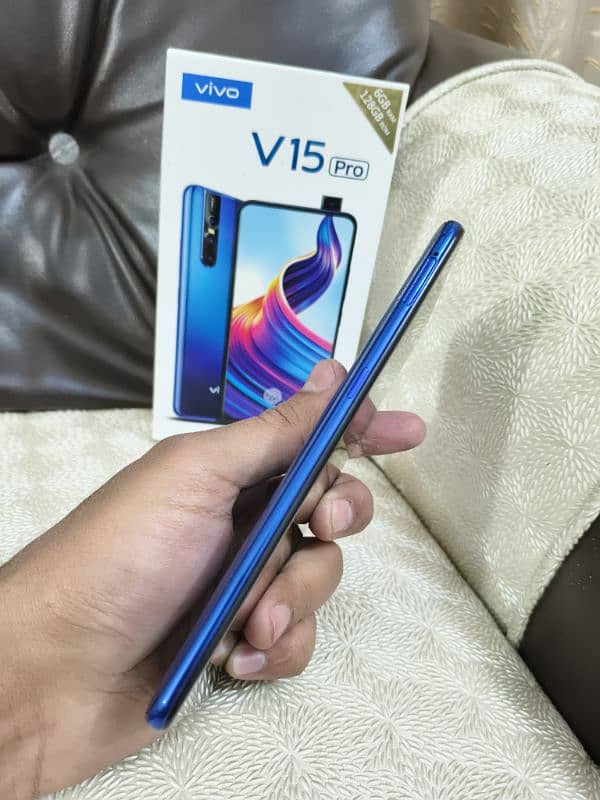 VIVO V15 PRO (6GB+128GB) WITH ORIGINAL BIX & CHARGER (10/09) CONDITION 4