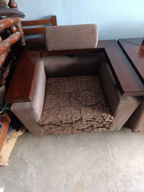 7  seater sofa extra large size in excellent condition 3+2+1+1 14