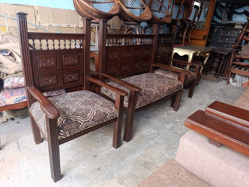 7  seater sofa extra large size in excellent condition 3+2+1+1 19