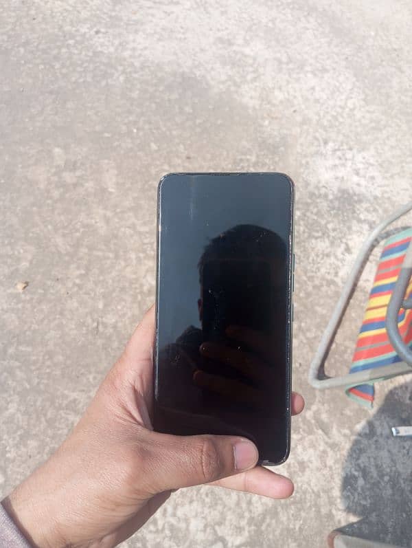 I m selling mobile phone 1