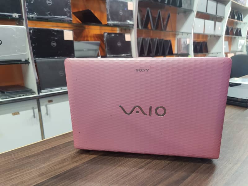 Sony Vaio PCG Pink / Black Snake Body Core i3 Laptop 0