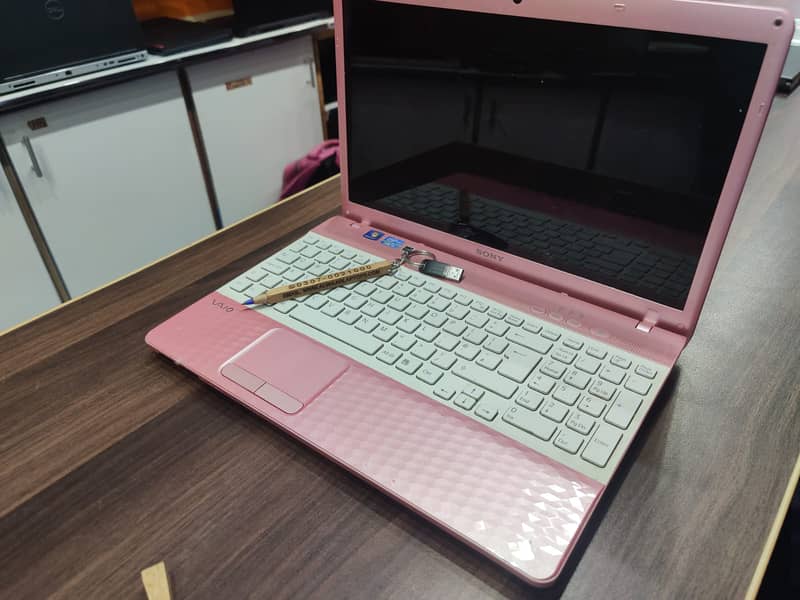 Sony Vaio PCG Pink / Black Snake Body Core i3 Laptop 1