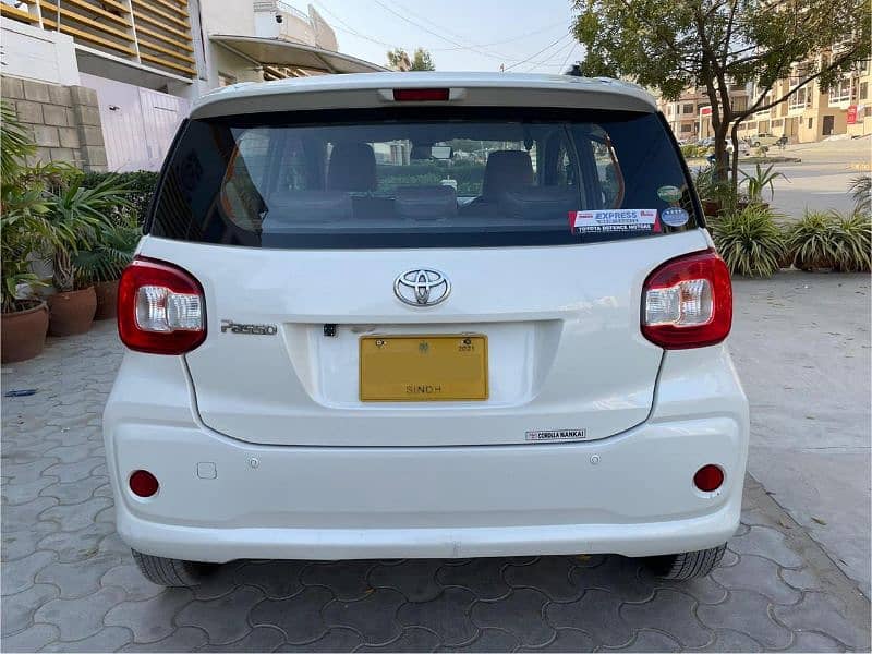 Toyota Passo 2017-21 Pearl white 1