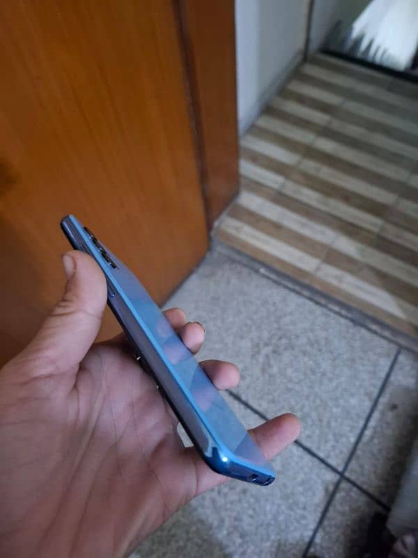 I am selling Samsung Galaxy A32 2