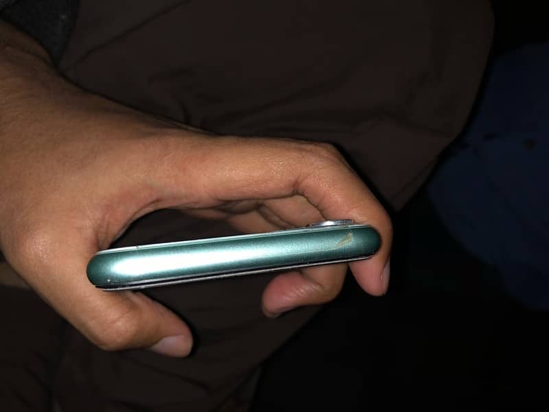 Iphone 11 Green colour 4