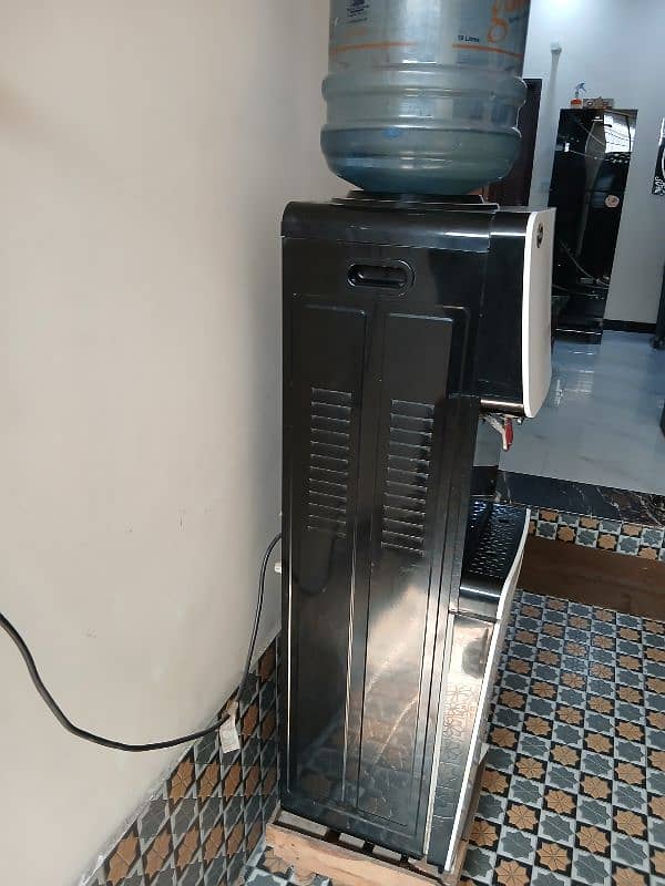 PEL WATER DISPENSER 2