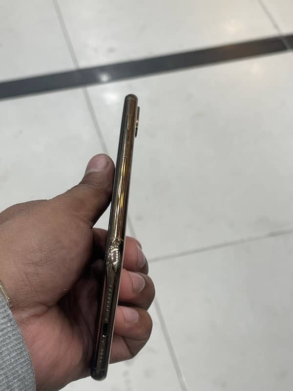 Iphone XS MAX PTA APPROVED 4