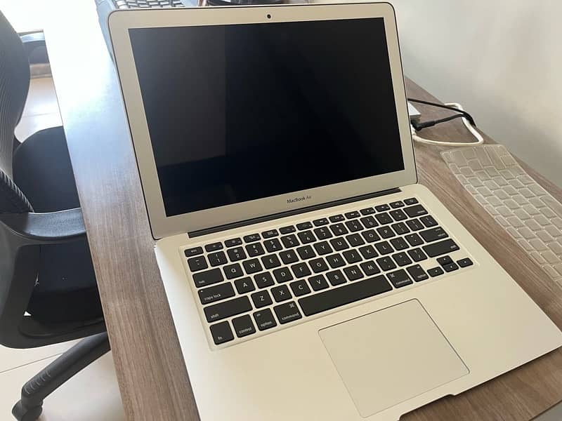 Macbook Air (13 inch, 2017) 6