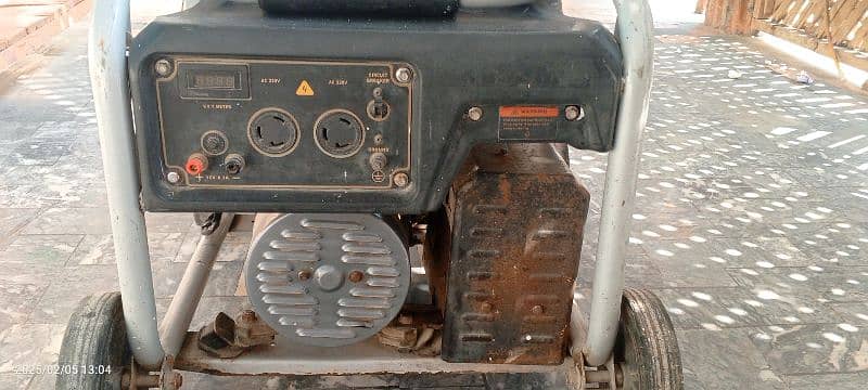 Hyundai 3500 Generator for sale used in best condition 2