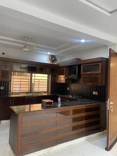 10 marla upper portion available for rent in Bahria enclave