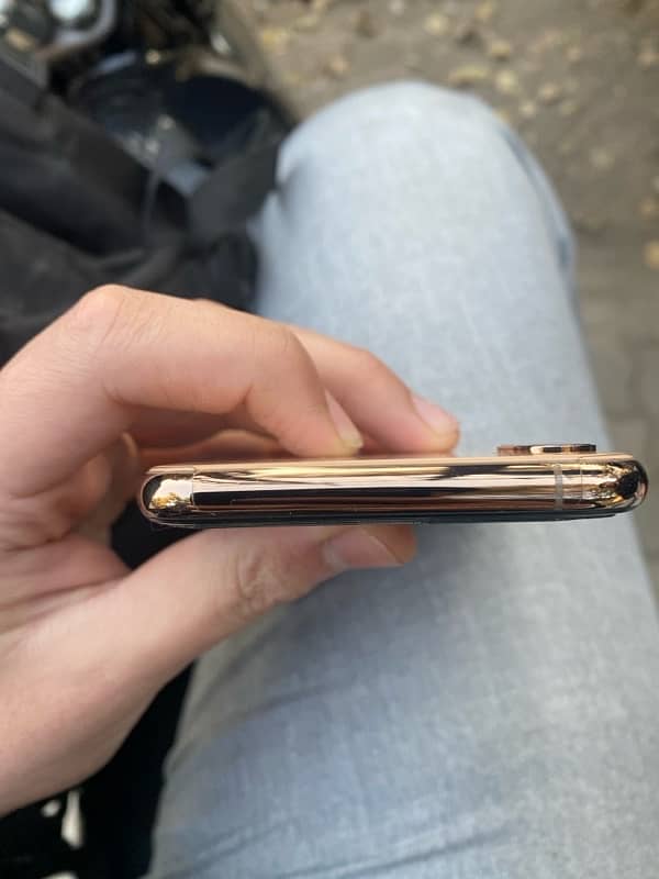 iphone xs 256GB factory unlock 3