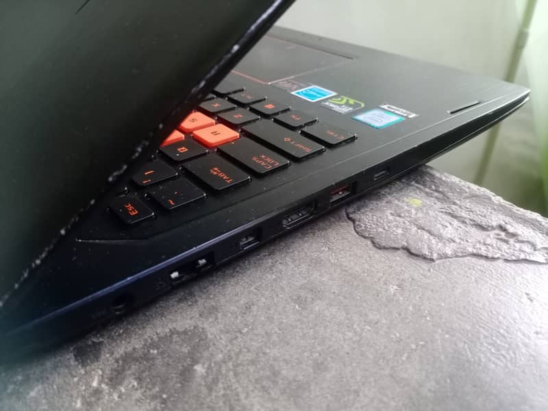 Asus Laptop Core i7 7th Gen GTX 1060 1